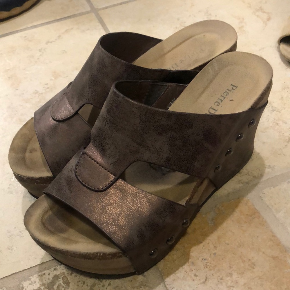 Pierre dumas wedges